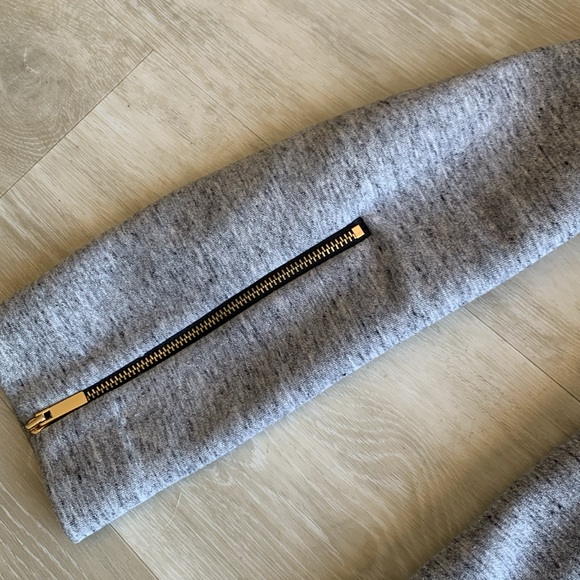 Elizabeth and James Quinn  Rhinestone Jacket, Size Large, Gray color. Like New. - Picture 6 of 9